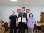 Глава Абанского района А.А. Войнич вручил краевые свидетельства о предоставлении социальной выплаты на приобретение жилья