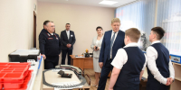 Анатолий Серышев посетил один из ключевых железнодорожных узлов Сибири - Газета Красное Знамя